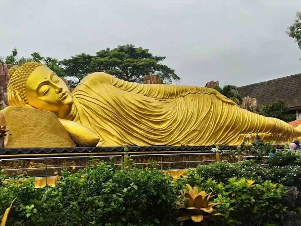Patung Buddha Tidur Terbesar di Indonesia. (Z Creators/Bhekti Setyowibowo)