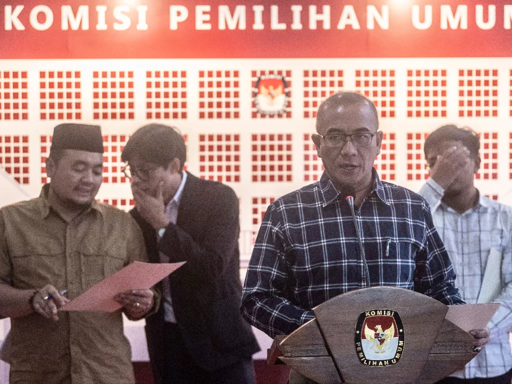 Ketua Komisi Pemilihan Umum (KPU) Hasyim Asy'ari menyatakan pihaknya telah peserta Pemilu 2024 ihwal pendaftaran bakal caleg pada Pemilu 2024.(ANTARA FOTO/Aprillio Akbar)