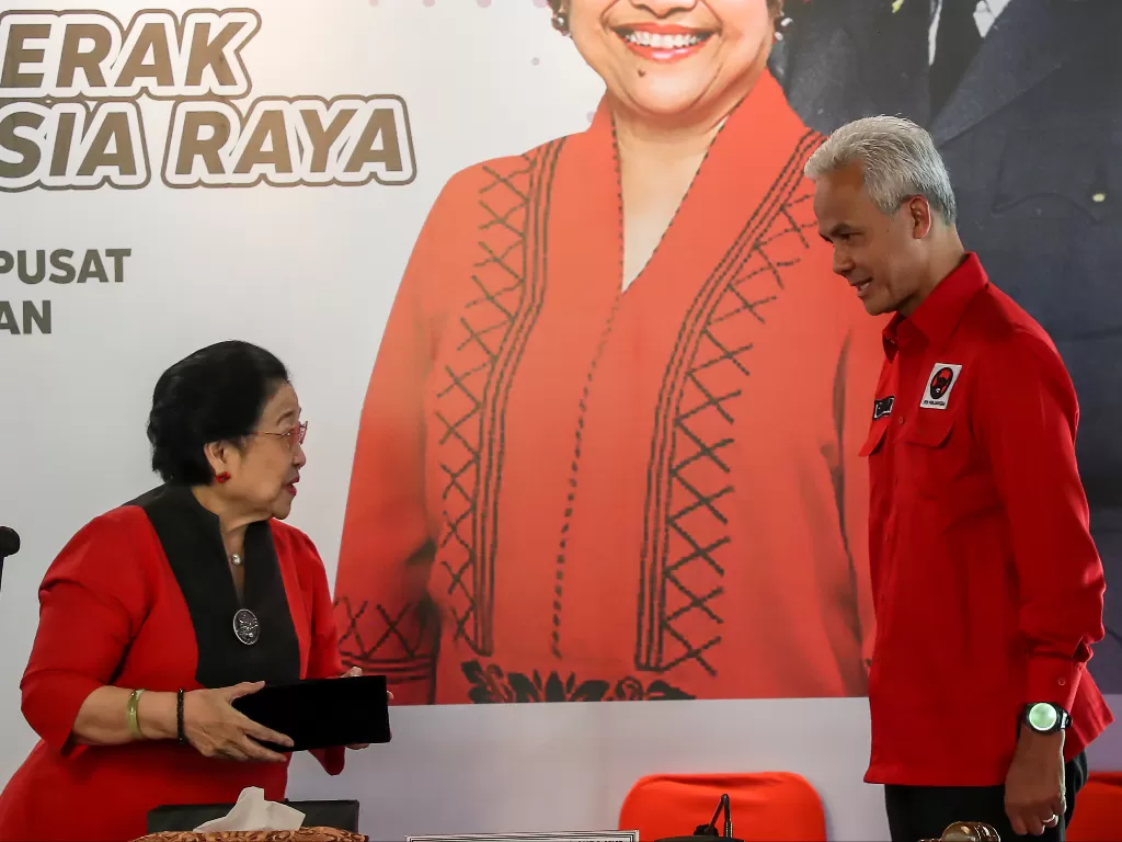 Ketua Umum PDI Perjuangan Megawati Soekarnoputri dan Ganjar Pranowo. (ANTARA FOTO/Monang)