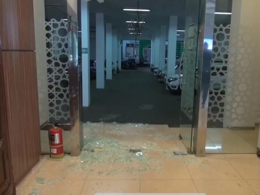 Bagian dalam kantor MUI Jakarta pasca ditembak. (INDOZONE/Samsudhuha Wildansyah)