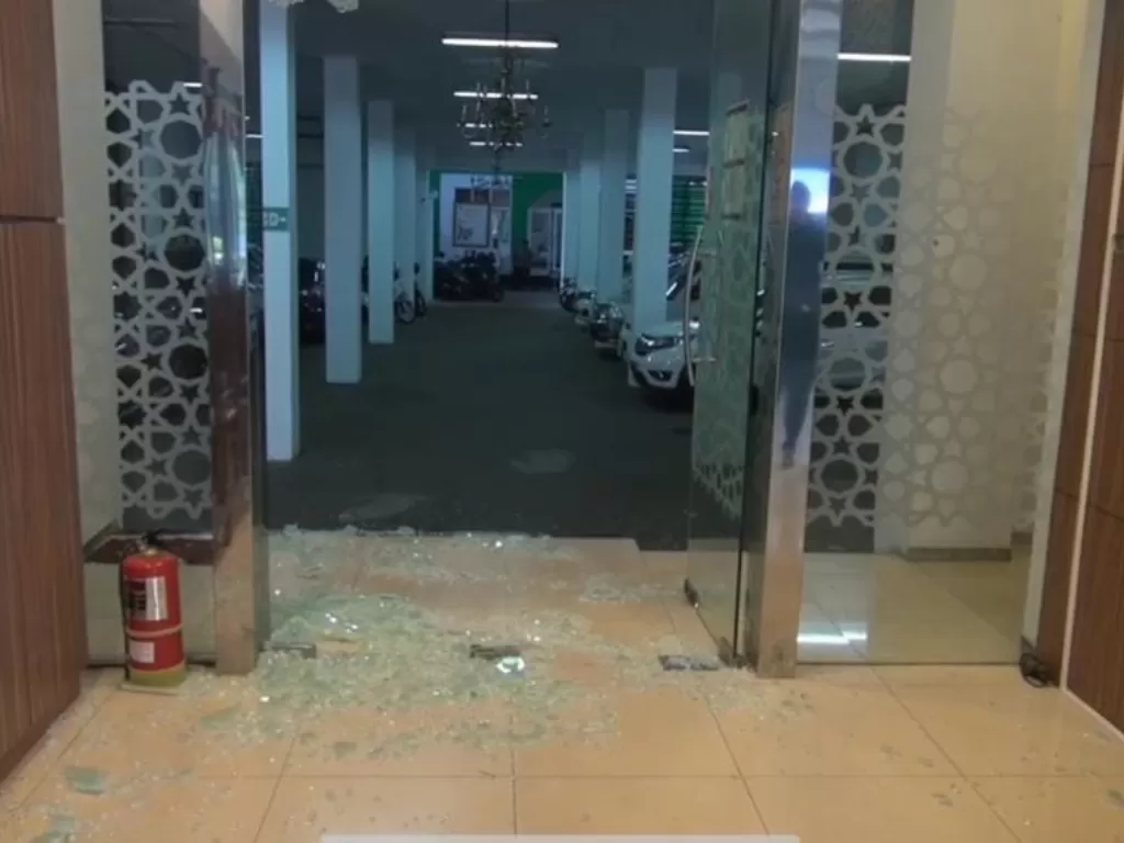 Bagian dalam kantor MUI Jakarta pasca ditembak. (INDOZONE/Samsudhuha Wildansyah)