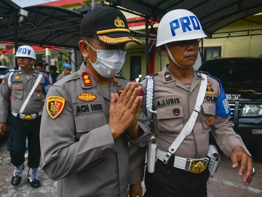Mantan Kabag Bin Ops Direktorat Narkoba Polda Sumatera Utara AKBP Achiruddin Hasibuan dipecat dari kepolisian dalam sidang kode etik di Polda Sumatera Utara. (ANTARA FOTO/Fransisco Carolio)