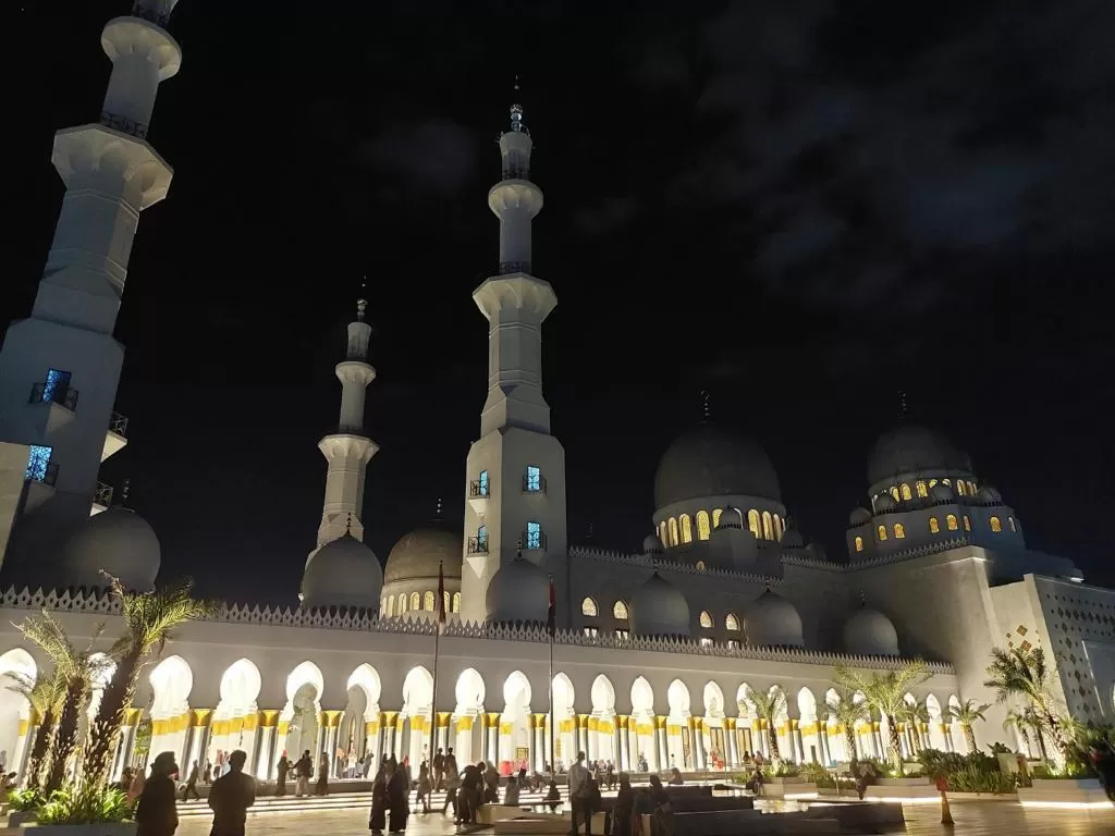 Masjid Syeikh Zayed jadi magnet wisata religi di Jateng. (Dok. Pemprov Jateng)