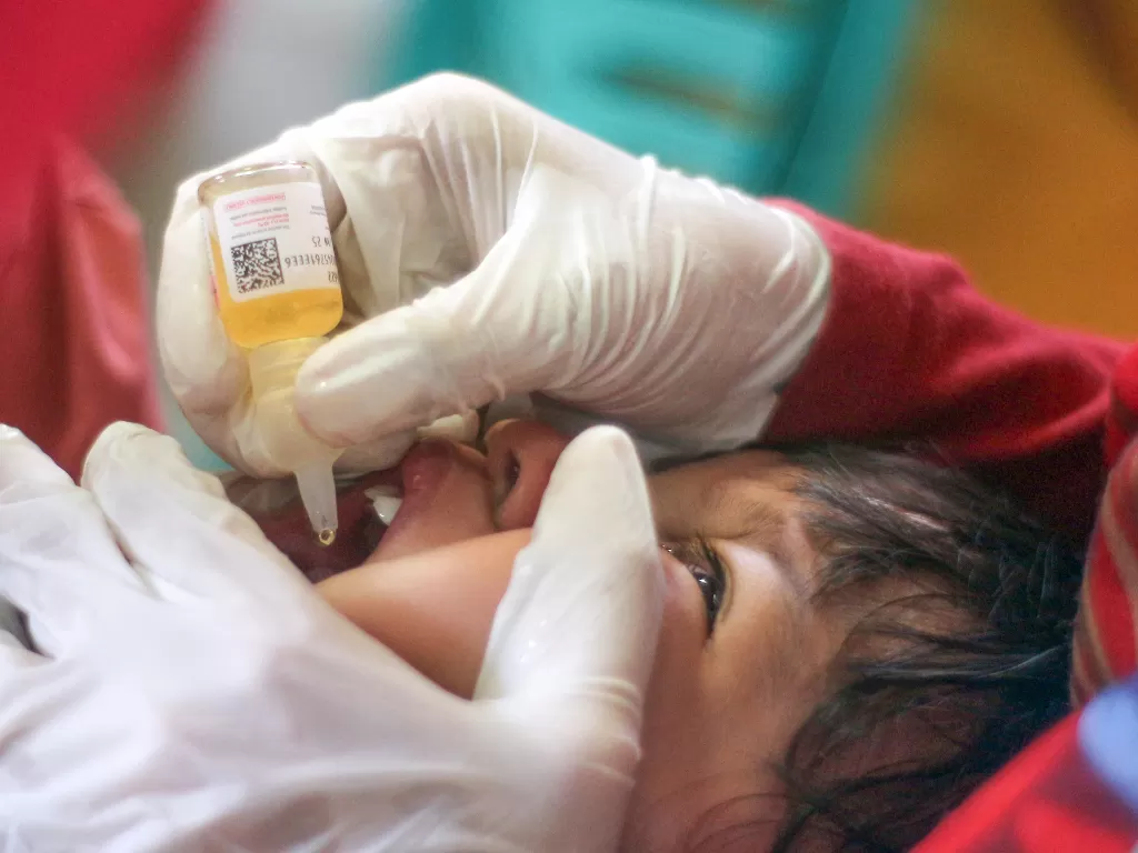 Imunisasi menjadi investasi penting bagi masa depan anak, agar tidak terjangkit penyakit berat dan menular.(ANTARA FOTO/Yulius Satria Wijaya)