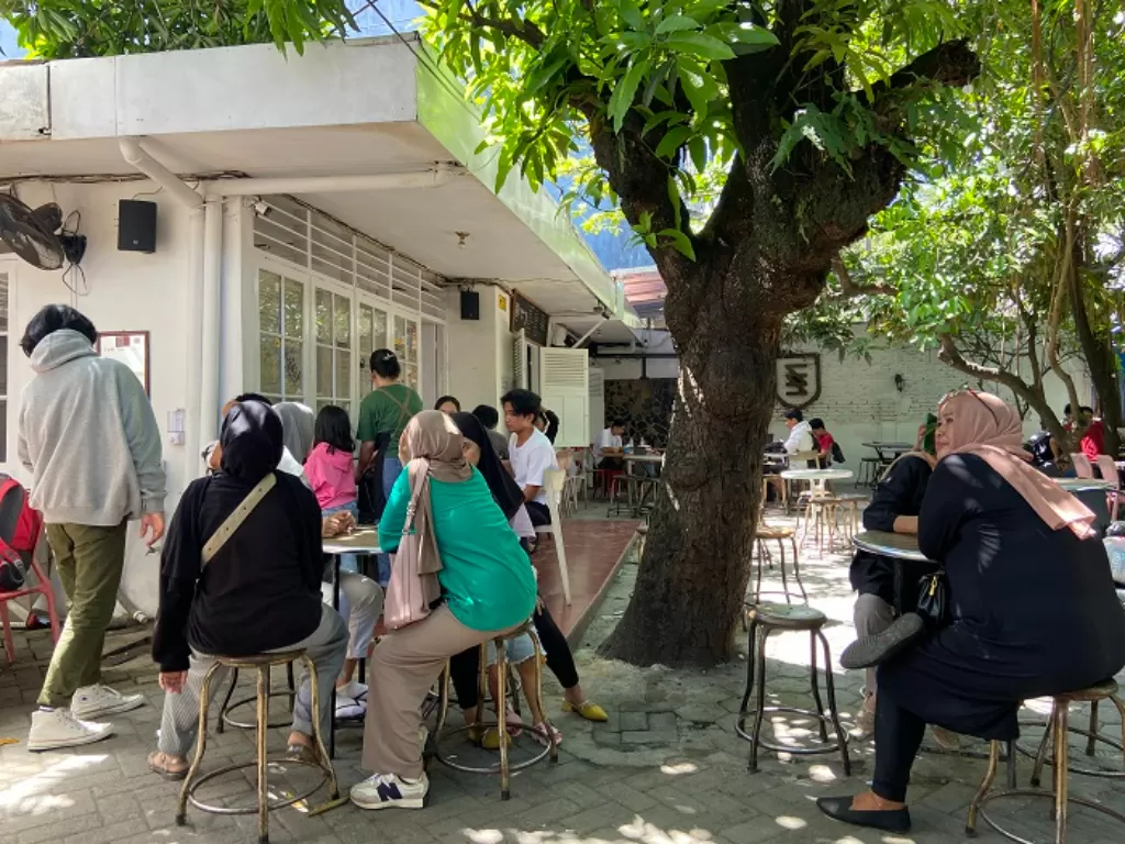 SS Coffee Space, Hiden Gem menyejukkan di tengah panasnya udara Makassar. (Z Creators/Rudy Hartono)