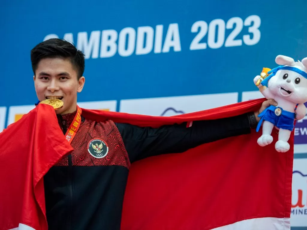 Atlet Taolu Indonesia Edgar Xavier Marvelo meraih medali emas SEA Games 2023. (ANTARA FOTO/M Agung Rajasa)