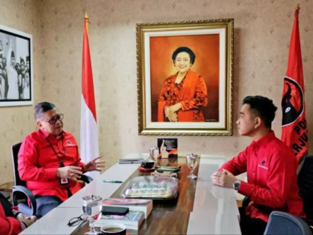 Wali Kota Surakarta Gibran Rakabuming Raka memenuhi panggilan Sekjen PDI Perjuangan Hasto Kristiyanto di Jakarta, Senin (22/5/2023). (ANTARA/HO-PDIP)