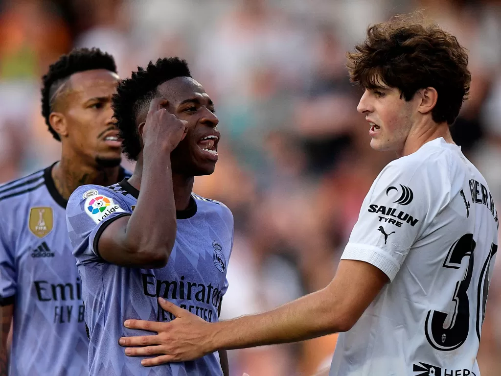 Penyerang Real Madrid, Vinicius Jr mendapat perlakuan rasial. (REUTERS/Pablo Morano)
