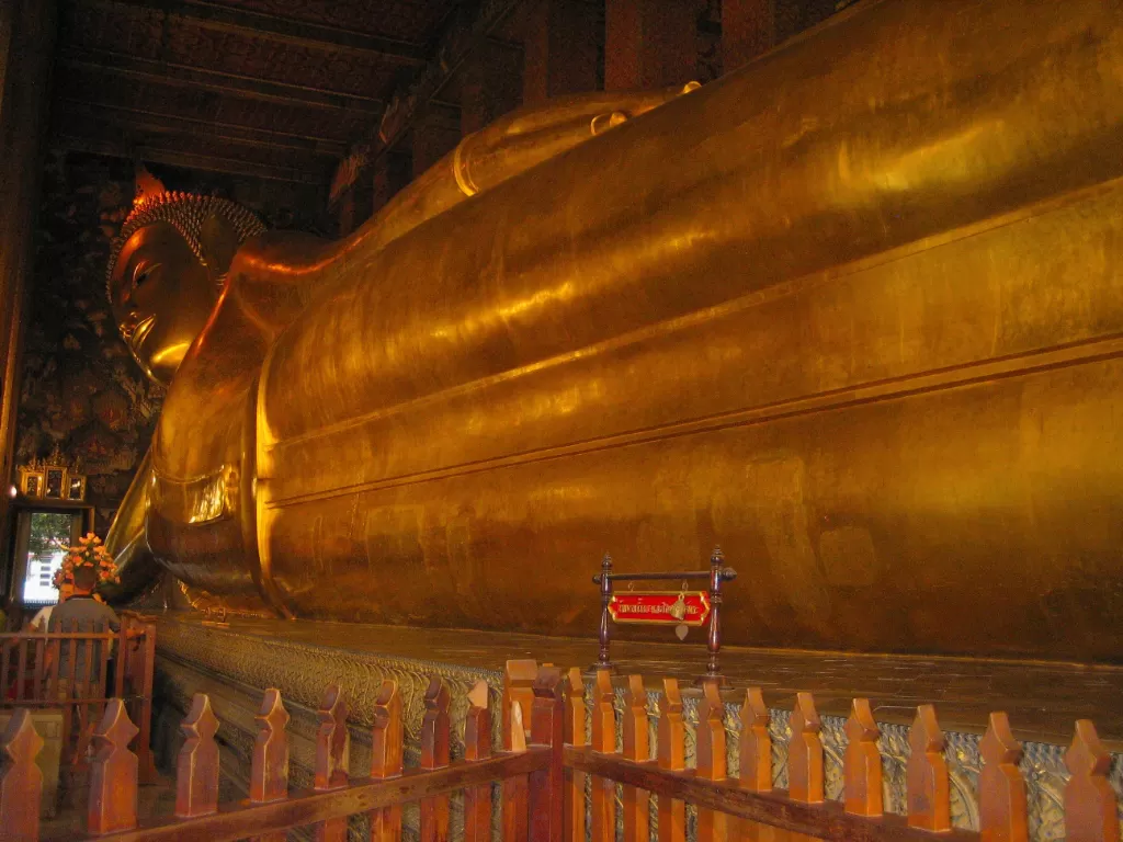 Buddha Tidur di Wat Pho (Z Creator/Alan Munandar)