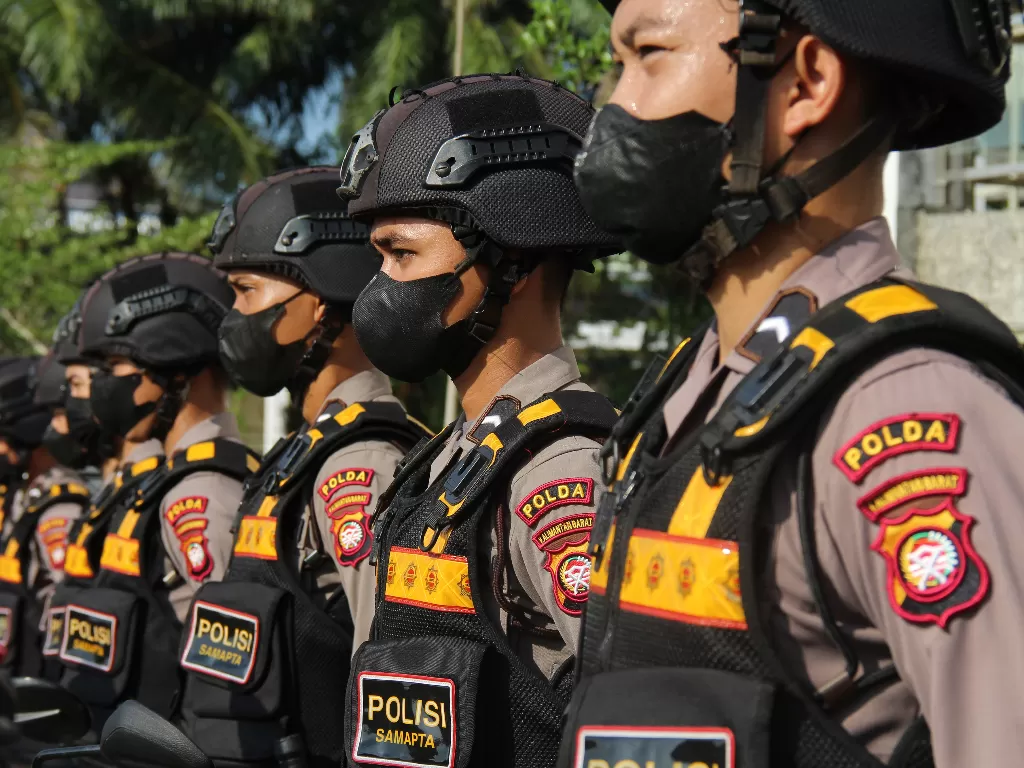 Viral di media sosial video dengan narasi aparat polisi diserang sekelompok remaja di kawasan Jatinegara, Jakarta Timur. (ANTARA FOTO/Jessica Helena Wuysang)