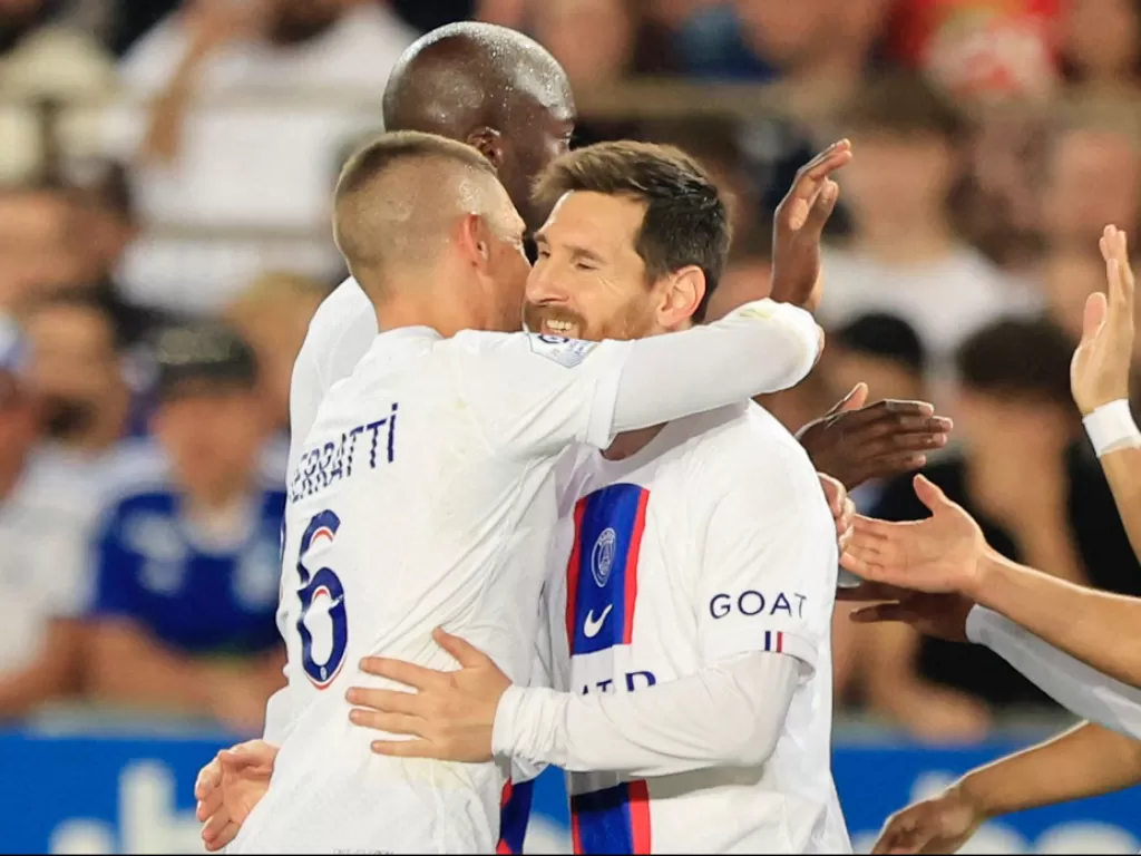 Lionel Massi (kanan) usai mencetak gol ke gawang Strasbourg pada lanjutan Ligue 1. (REUTERS/Pascal Rossignol)