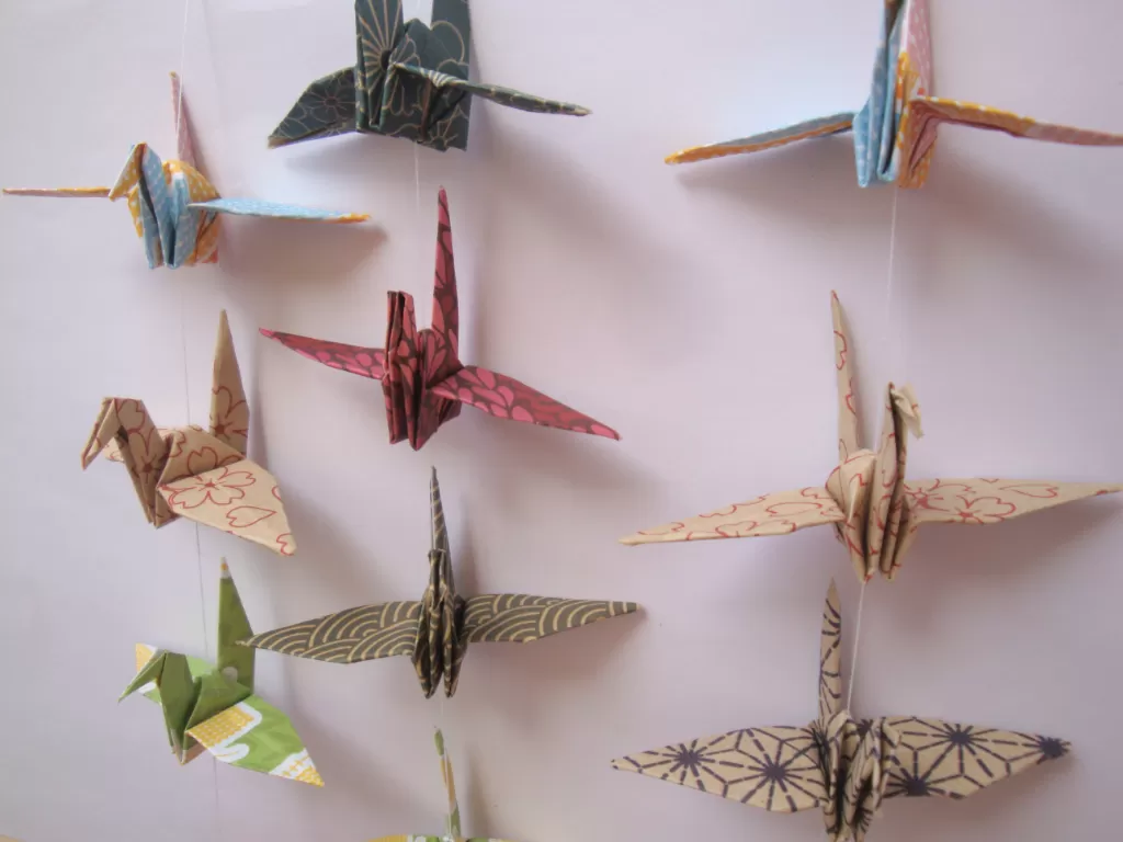 Senbazuru, Origami bangau dalam tradisi Jepang. (Z Creators/Ghislaine Catharina Adikusuma). 