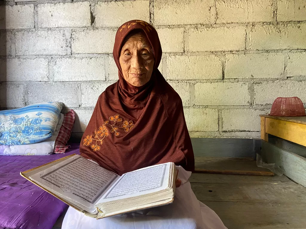 Nenek Salamah, usia 92 tahun akan berangkah haji. (Z Creators/Ahmad Fauzy)