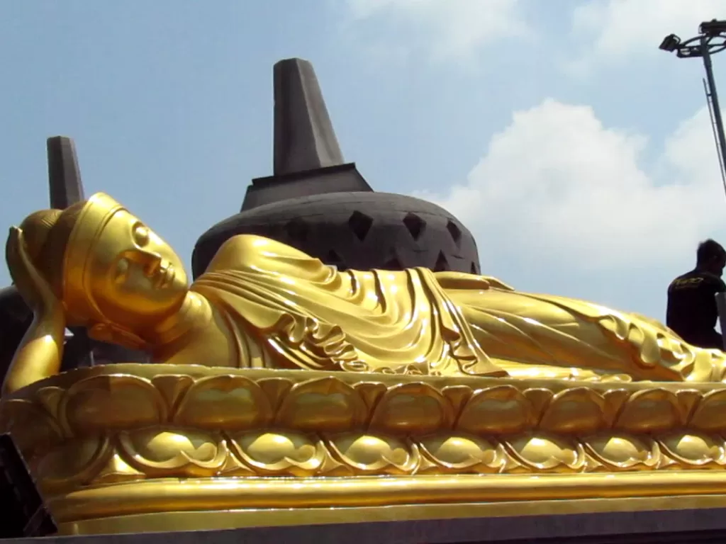 Patung Budha tidur di depan balekota Solo (Z Creators/Purwanto)