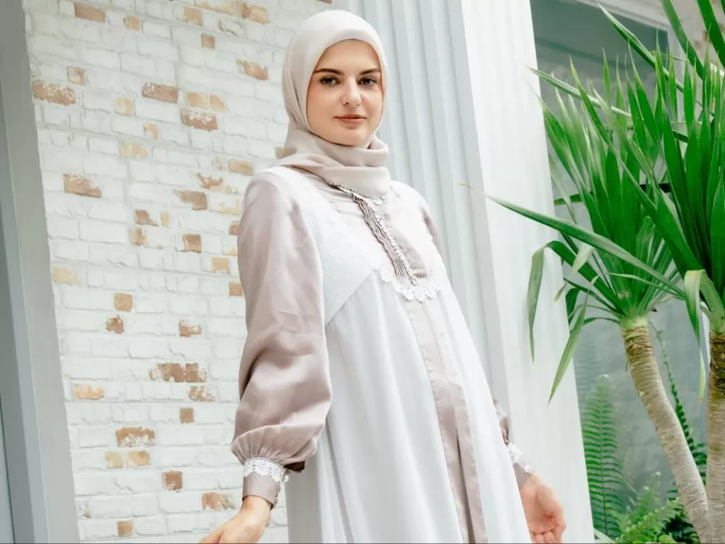 Desainer Toera Imara digandeng MYD untuk menyuguhkan tren fashion muslim 2024. (MYD)