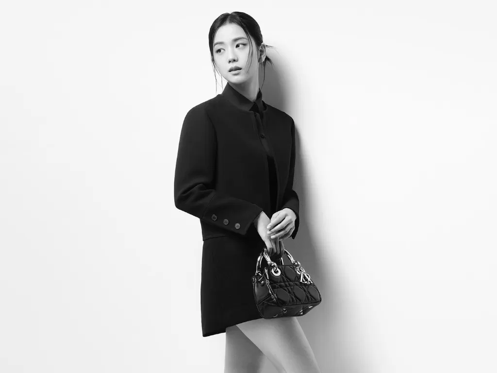 Jisoo BLACKPINK iklan tas Dior terbaru (Instagram/dior)