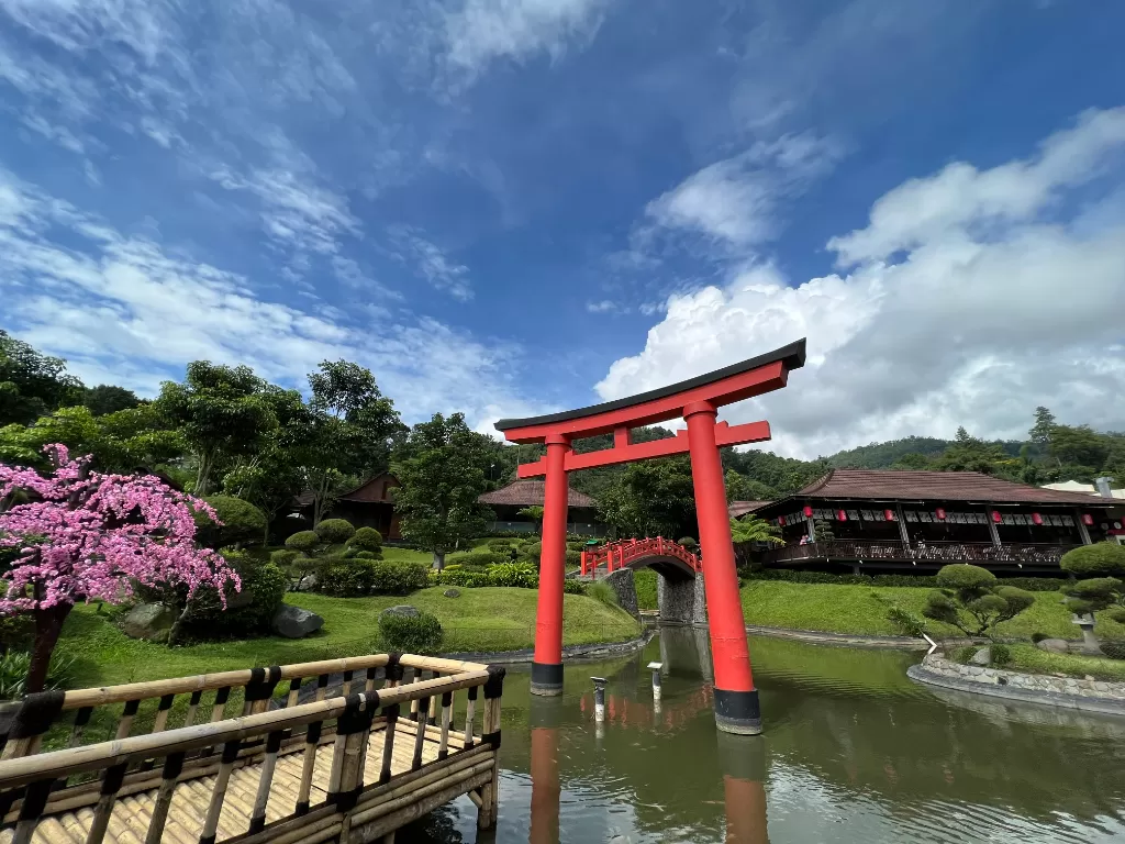  The Onsen Hot Spring Resort, wisata hits di Jatim nuansanya Jepang banget. (Z Creators/Retno Mandriyarini)