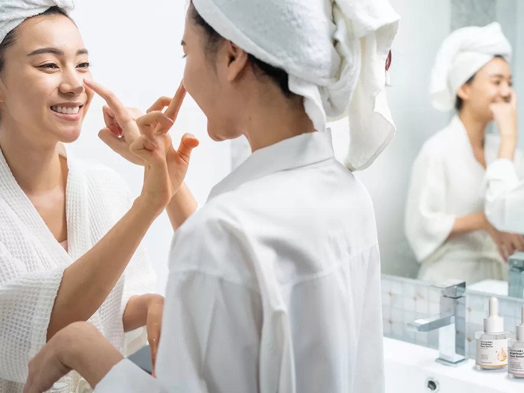 Skincare dalam bentuk face serum diminati kaum hawa lantaran praktis dan memiliki kandungan yang kaya manfaat. (Dok. Newlab)