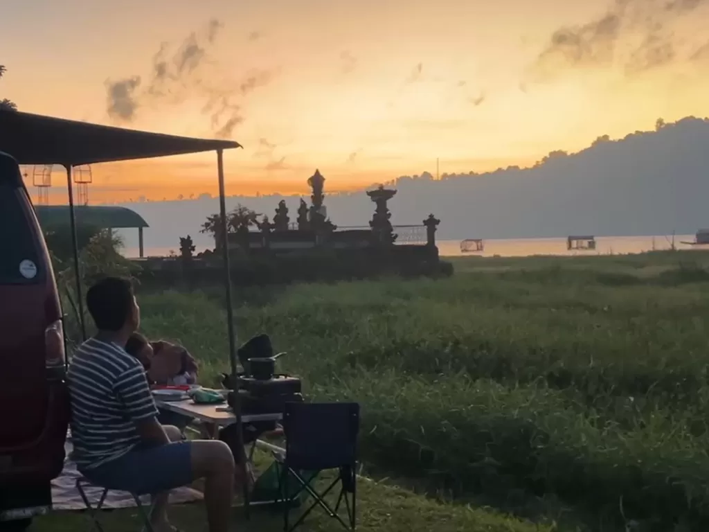 Camping di Danau Buyan, Bali. (Z Creators/Annisha Bharati)