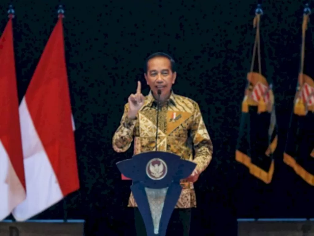 Presiden RI Joko Widodo mengomentari pernyataan putra bungsunya, Kaesang Pangarep, yang mengaku pengin menjadi 'Depok Pertama'. (ANTARA/Dhemas Reviyanto).