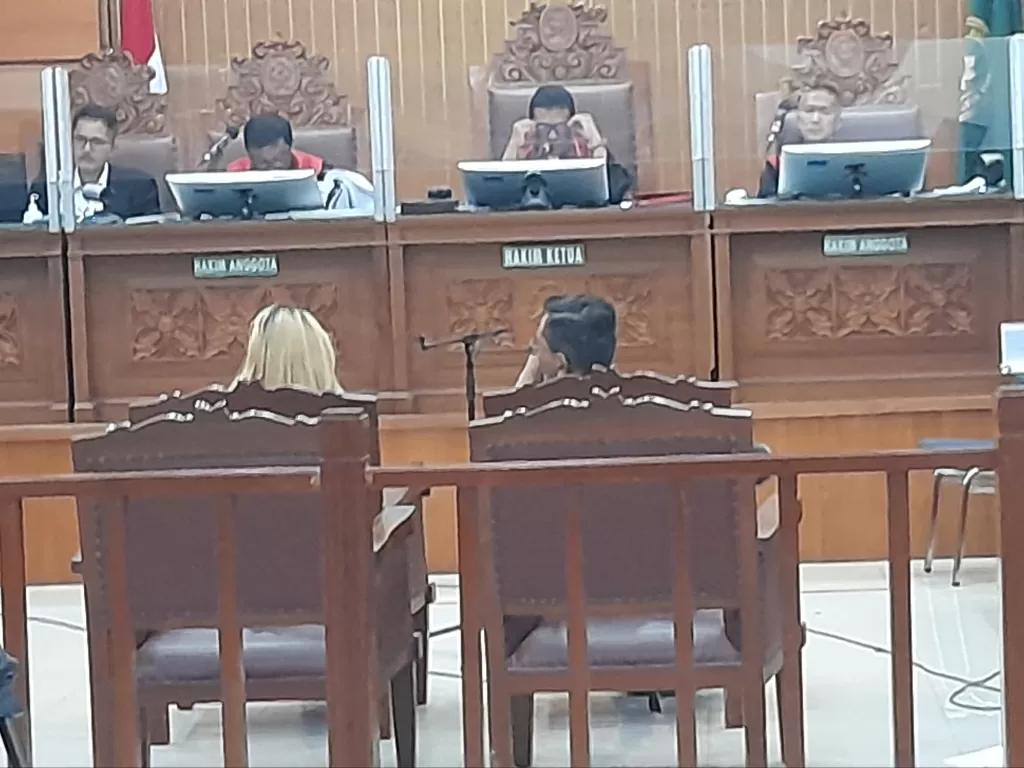 Orang tua teman David Ozora, Rudi Setiawan dan Natalia Puspita Sari  saat memberikan kesaksian di persidangan Mario Dandy di Pengadilan Negeri Jakarta Selatan. (Z Creators/Arie Dwi Prasetyo)