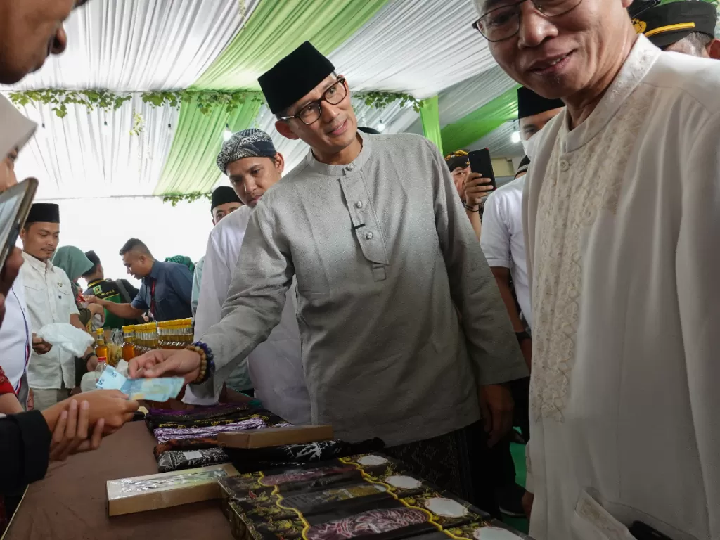 Menteri Pariwisata dan Ekonomi Kreatif (Menparekraf) Sandiaga Salahuddin Uno. (ANTARA FOTO/Idhad Zakaria)