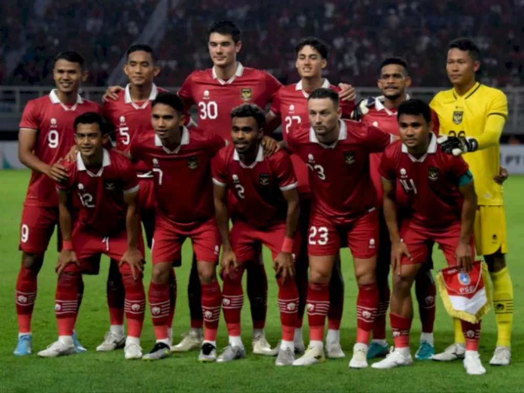 Para pemain Timnas Indonesia yang dimainkan sejak menit awal di laga kontra Palestina. (ANTARA FOTO/Zabur Karuru)