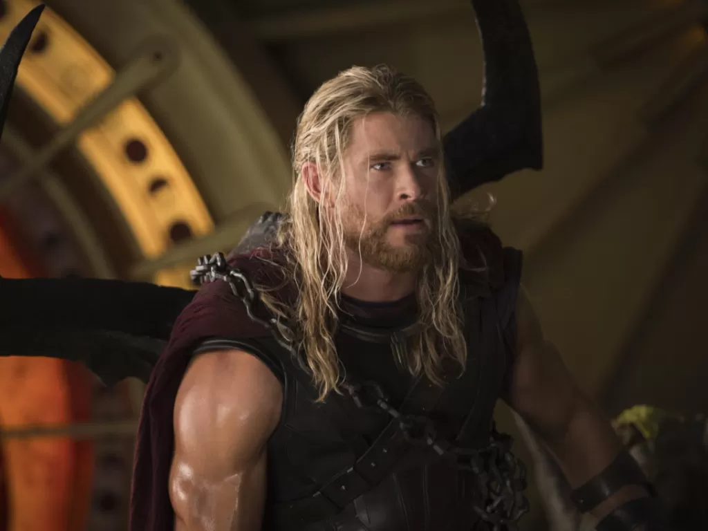 Chris Hemsworth dalam Thor: Ragnarok (IMDb)