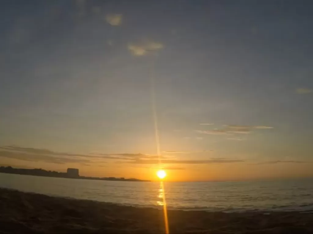 Sunrise di Pantai Cermin, Kabupaten Serdang Bedagai (Z Creators/Sri Wahyuni Kuna)