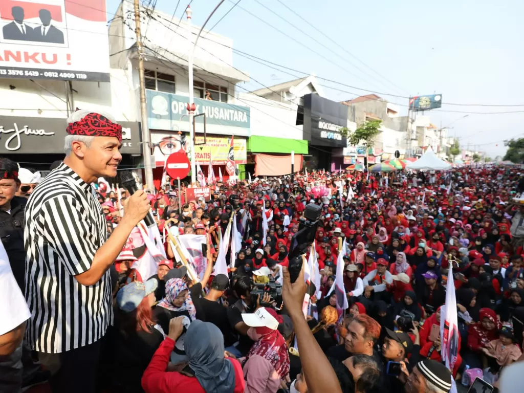 Bacapres PDIP, Ganjar Pranowo, menyapa puluhan ribu pendukungnya di Nganjuk, Jawa Timur. (Dok. Ganjar Pranowo)
