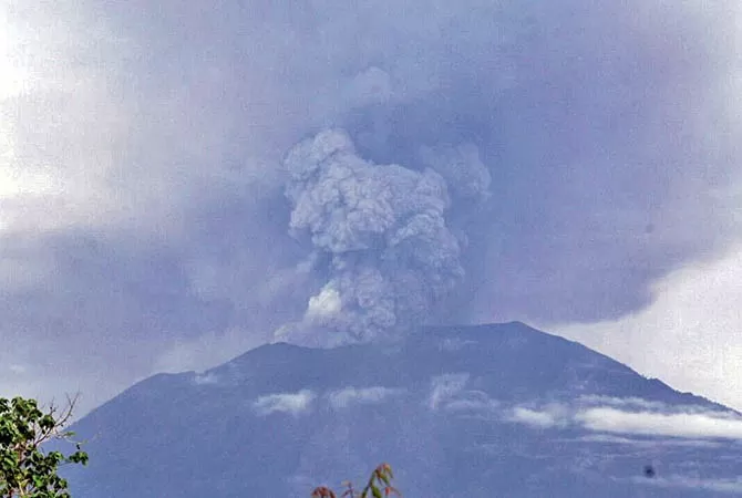 Gunung Agung Berstatus Awas, Potensi Letusan Lebih Besar - Jawa Pos