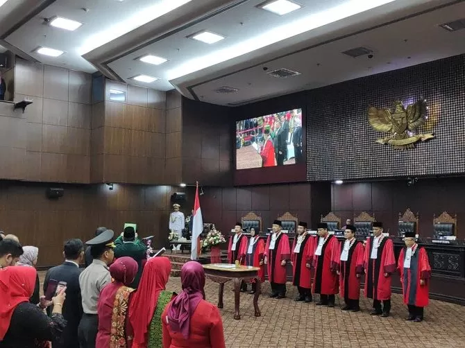 Aswanto Dilantik Jadi Wakil Ketua MK RI - Jawa Pos