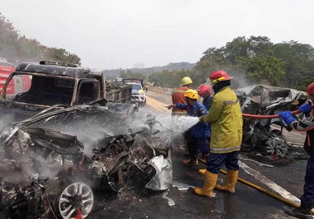 Identifikasi Korban Kecelakaan Cipularang: 4 Perempuan Dari 3 Mobil ...