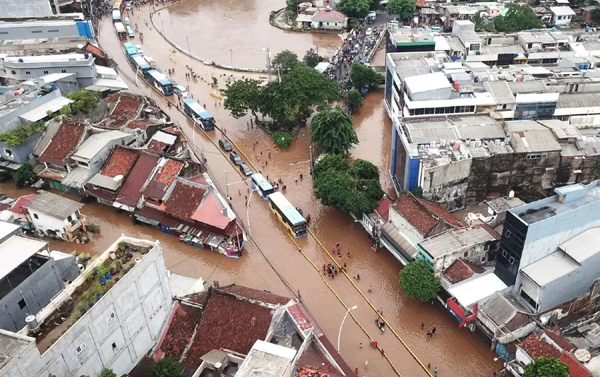 Banjir Di Jakarta Meluas Ruas Jalan Terendam Depok Pos