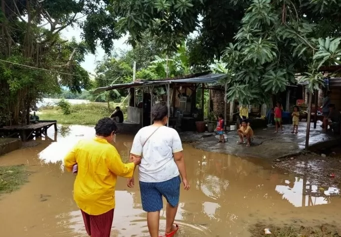 Warga Bantaran Sungai Bengawan Solo Sempat Mengungsi Akibat Banjir ...