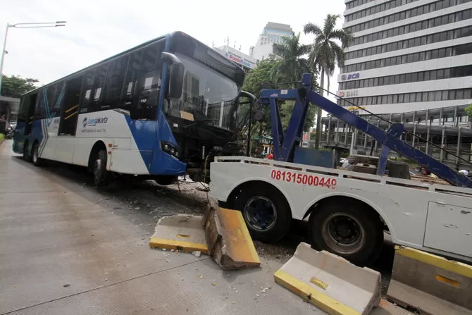 Kecelakaan TransJakarta Marak, Pakar: Bagaimana Warga Mau Pindah ...