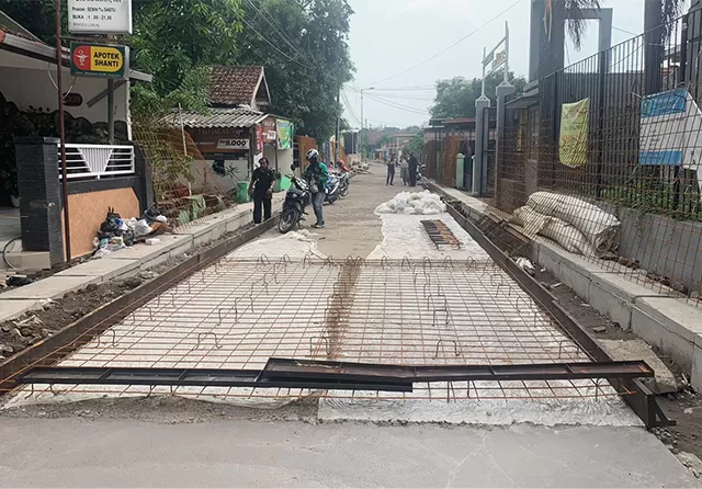 Maret, Pemkab Sidoarjo Kebut Perbaikan Jalan Dan Betonisasi - Jawa Pos