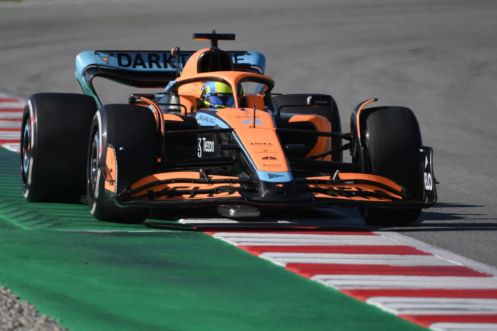 Kurang Power di Trek Lurus McLaren Terpuruk di Formula 1 GP