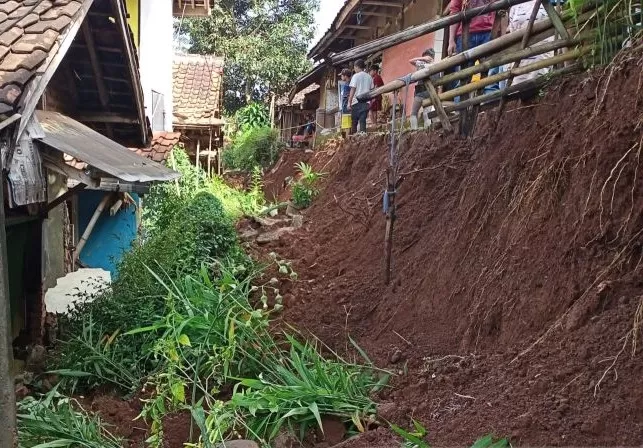 Longsor Dan Banjir Di Kabupaten Bandung, Dua Orang Tewas - Jawa Pos