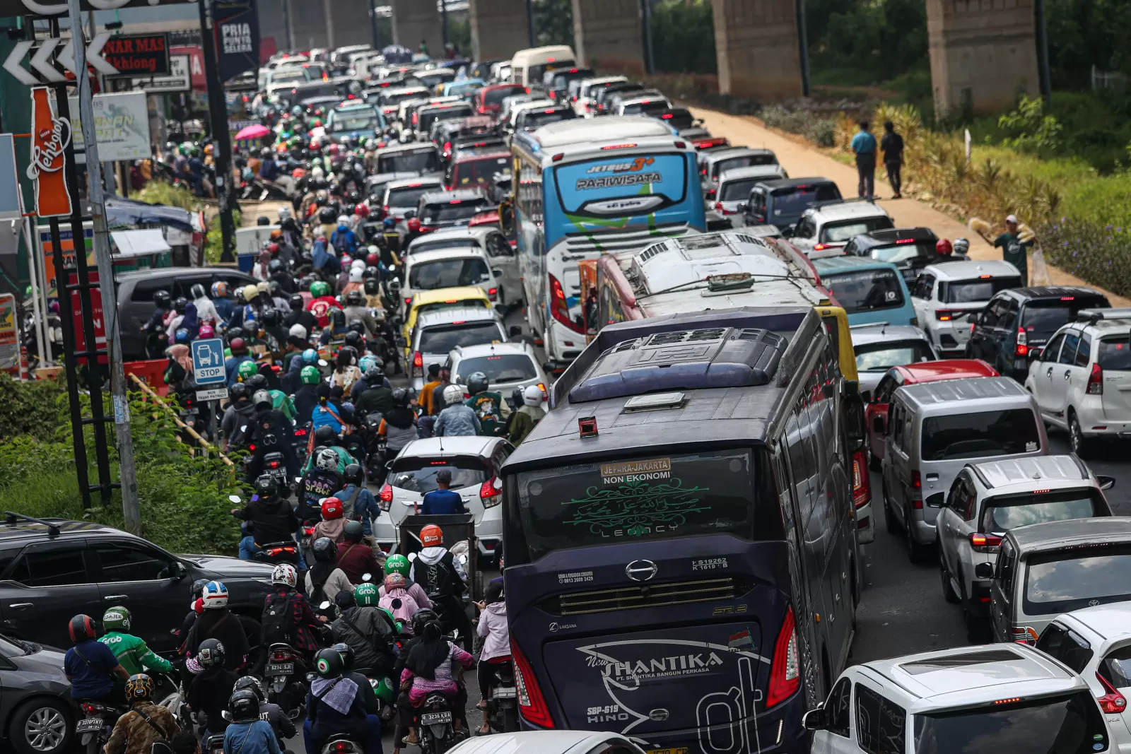 Imbas Pemberlakuan One Way Di Tol, Bekasi Macet Horor - Jawa Pos