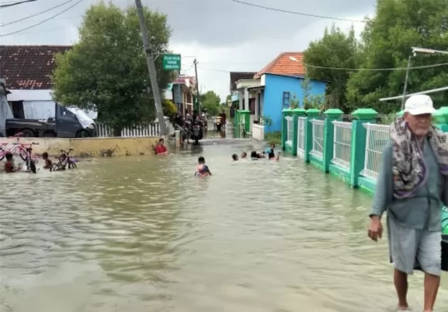 Banjir Rob Di Gresik Meluas Lagi, Ratusan Rumah Warga Tergenang - Jawa Pos