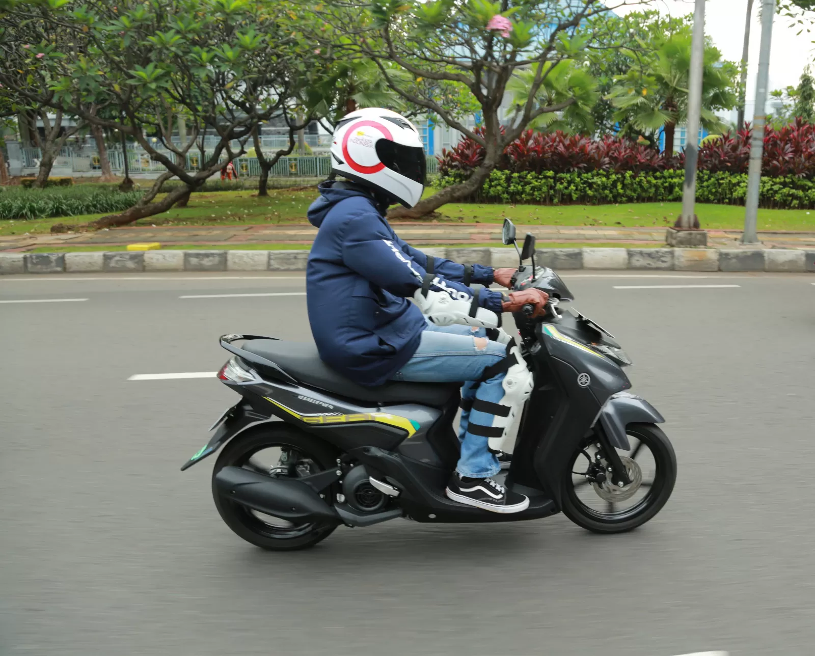 Biar Nggak Lemas, Simak 5 Tips Berkendara Sepeda Motor Saat Puasa ...