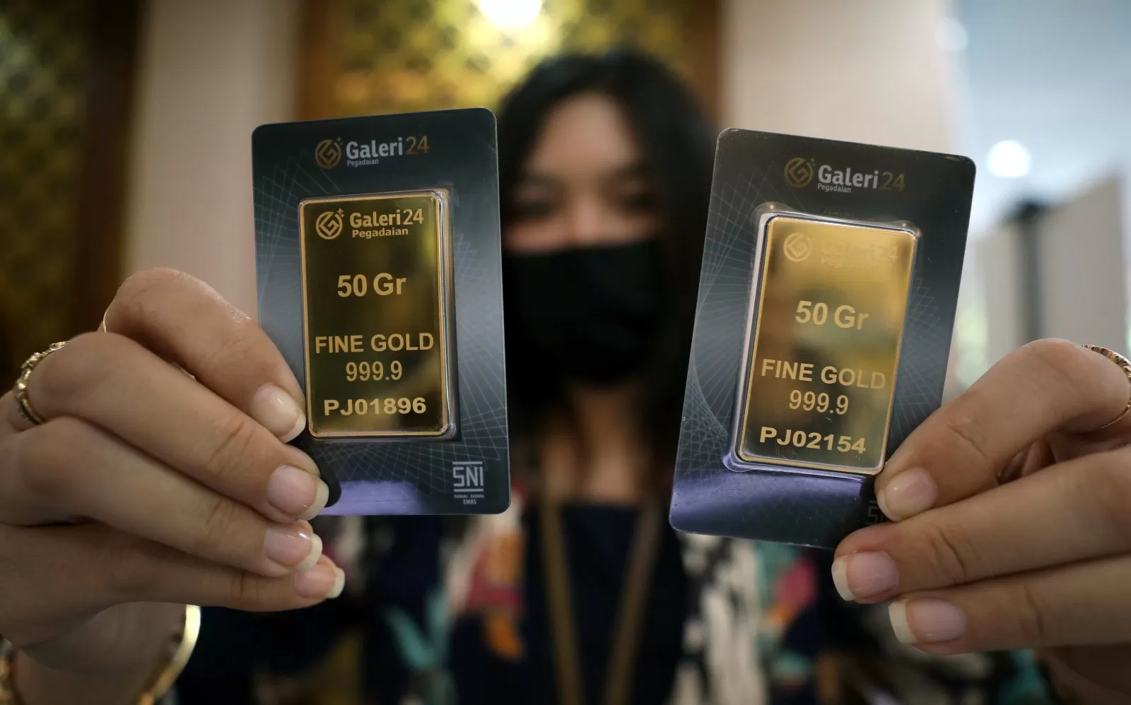 Awal Pekan, Harga Emas Antam Naik Rp 5.000 Jadi Rp 1.054.000 Per Gram ...