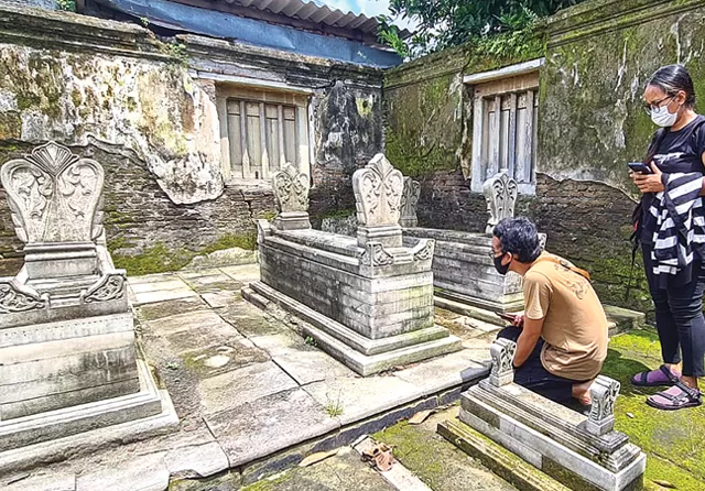 Indonesia Graveyard, Jelajahi Makam-Makam Kuno - Jawa Pos