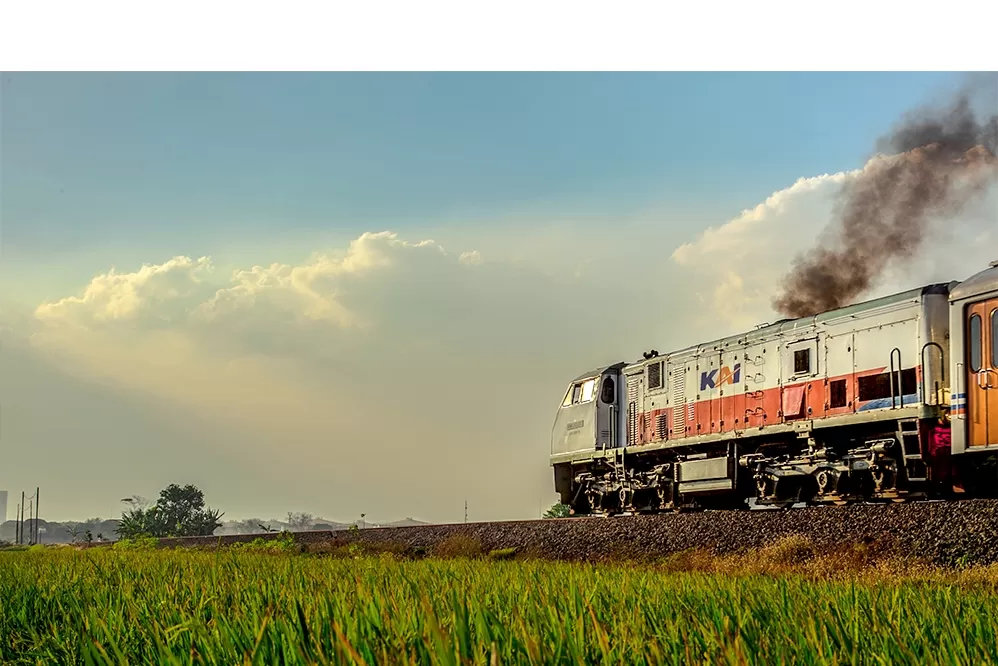 Kereta jadi moda pilihan terfavorit, terutama yang ingin berlibur akhir tahun di kota-kota favorit di Pulau Jawa.
