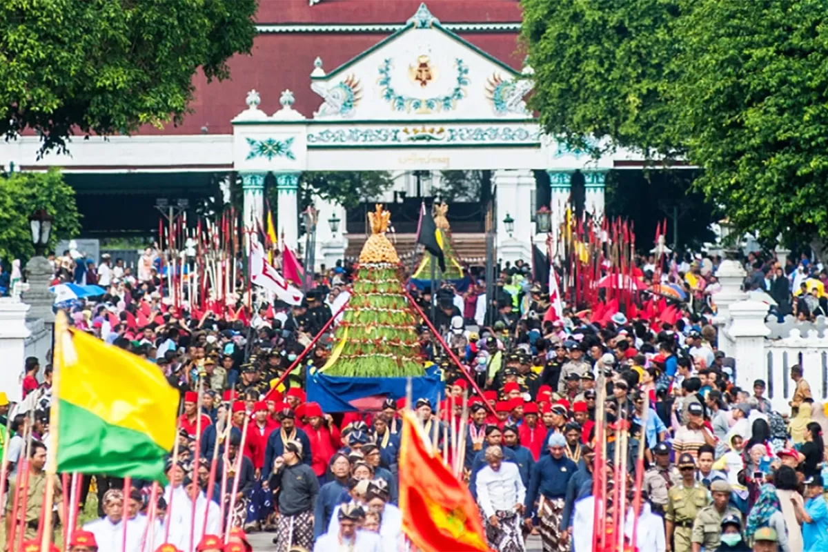Grebeg Syawal Yogyakarta, Tradisi Rebutan Gunungan Penuh Berkah