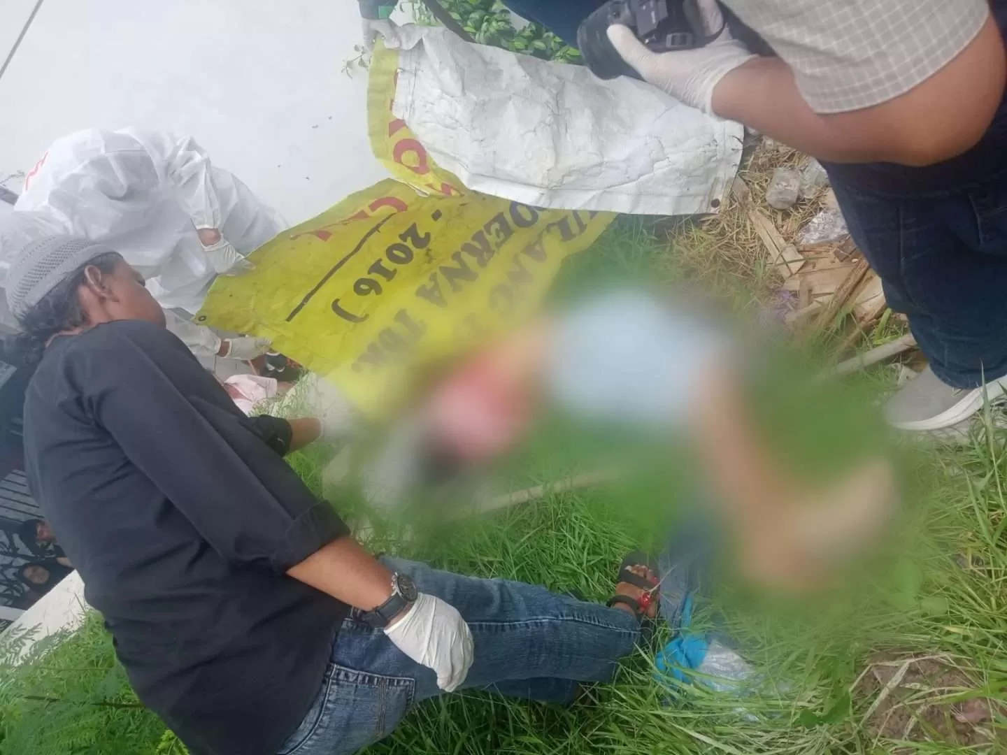 KA Malioboro Ekspres Tertemper Orang di Jalur Solo Jebres–Palur, KAI Daop 6 Imbau Warga Patuhi Aturan. (KlikSoloNews/dok)