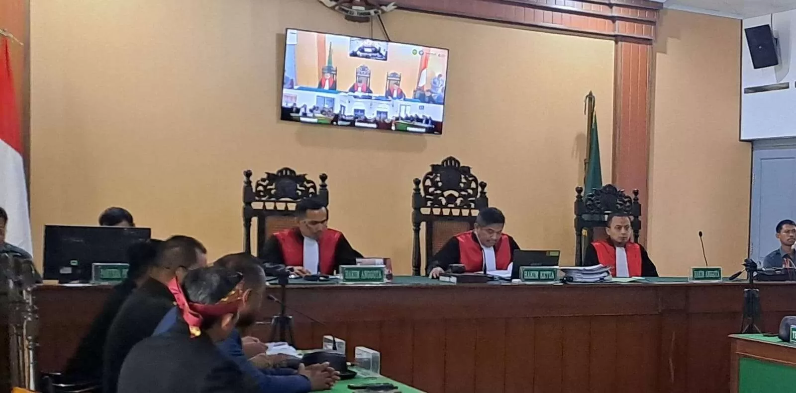 Sidang Gugatan Ijazah Jokowi di PN Surakarta, Penggugat Klaim Tak Ada Ijazah Asli Dihadirkan. (KlikSoloNews/Adhirajasa)