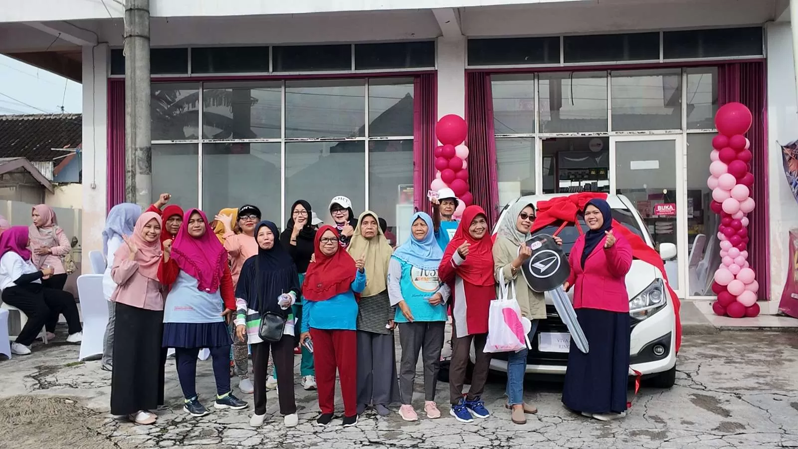 VIVA Apotek Umumkan Pemenang Mobil Anniversary ke-13, Perkuat Strategi Bisnis Berbasis Kinerja. (KlikSoloNews/dok)