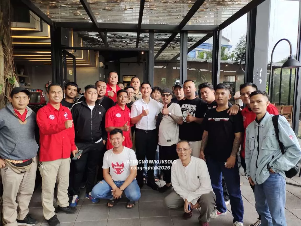 Kaesang Pangarep Temui Suporter, Manajemen Persis Solo Siap Benahi Tim (Kliksolonews/Benediktus Candra)